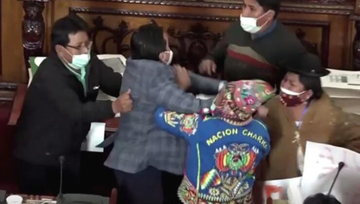 bolivya meclisi karıştı! vekillerin yumruklu kavgası kamerada