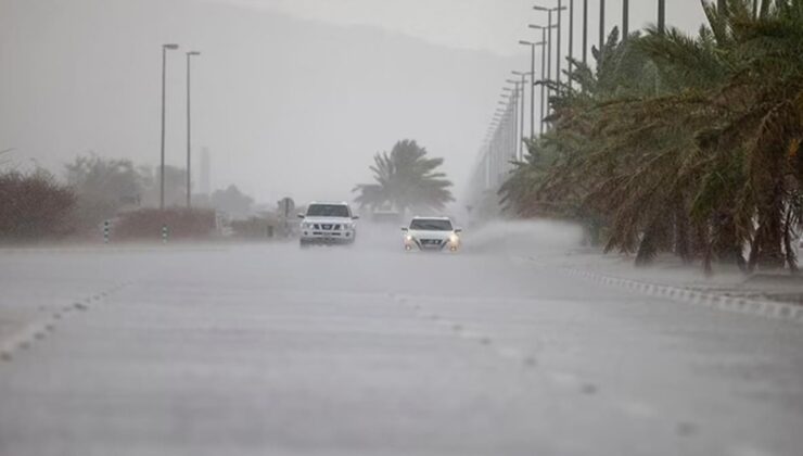 sıcaklıkların 50 dereceye çıktığı dubai’de drone’lar yardımıyla yapay yağmur yağdırıldı