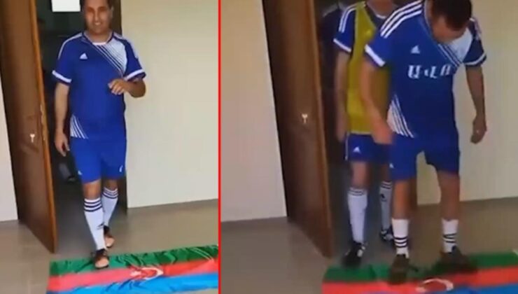 skandal görüntü! ermeni futbolcular sahaya azerbaycan bayrağına basarak çıktı