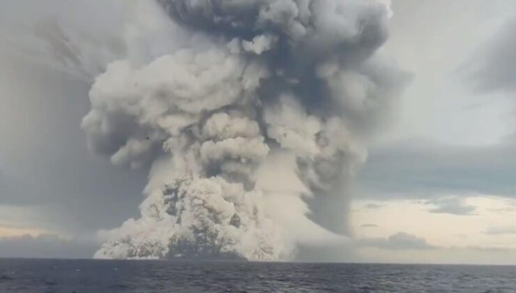 tonga’daki yanardağ patlamasının ardından japonya’da tsunami alarmı! dalga boyu 3 metreyi bulacak