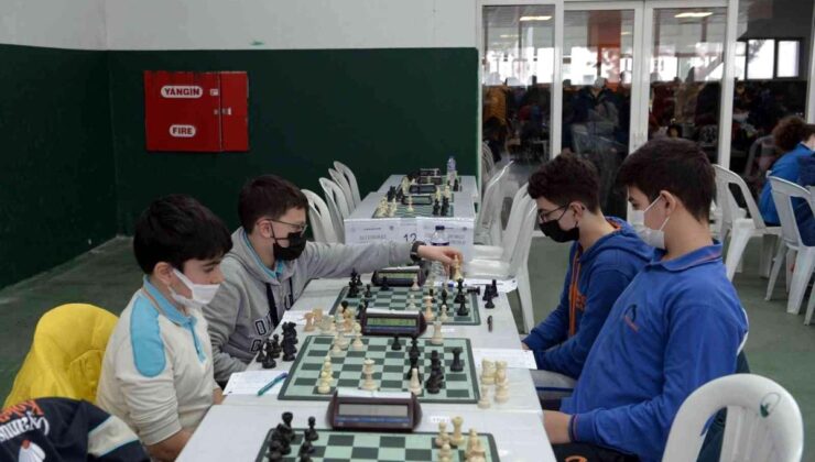 satranç turnuvasında büyük coşku
