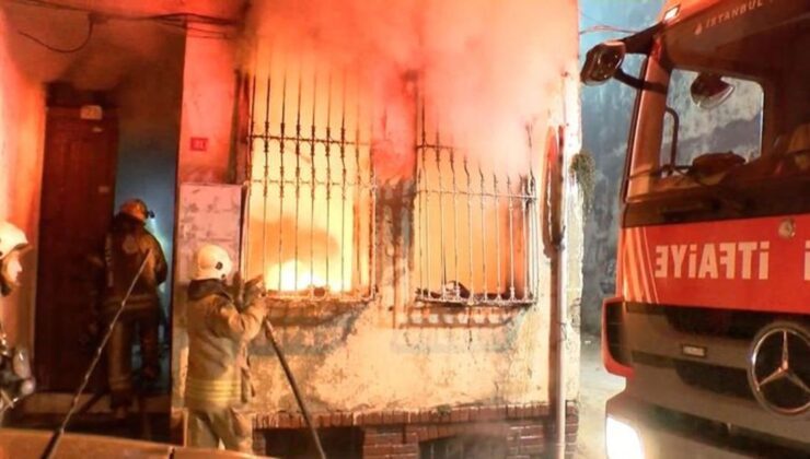 fatih’te korkutan yangın: 4 kişi kurtarıldı