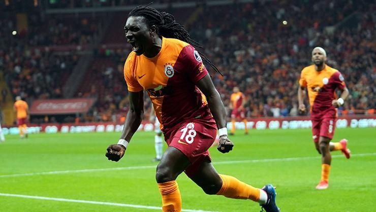 Galatasarayda Bafetimbi Gomis yine affetmedi