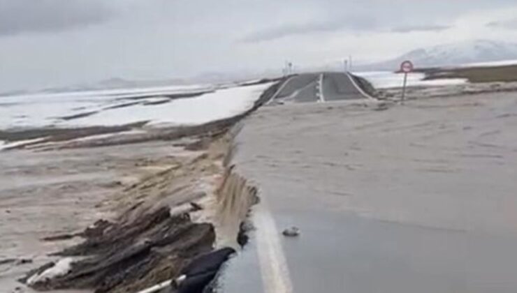 Kars’ta eriyen kar suları 2 kara yolunu ulaşıma kapattı