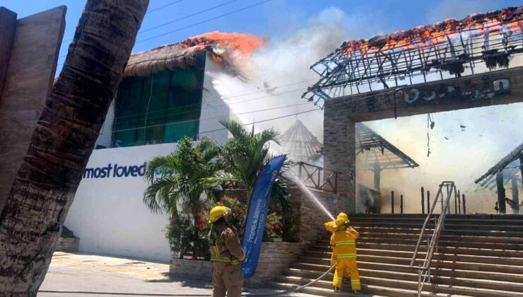 meksika’da kadınlar adası’nda yangın çıktı